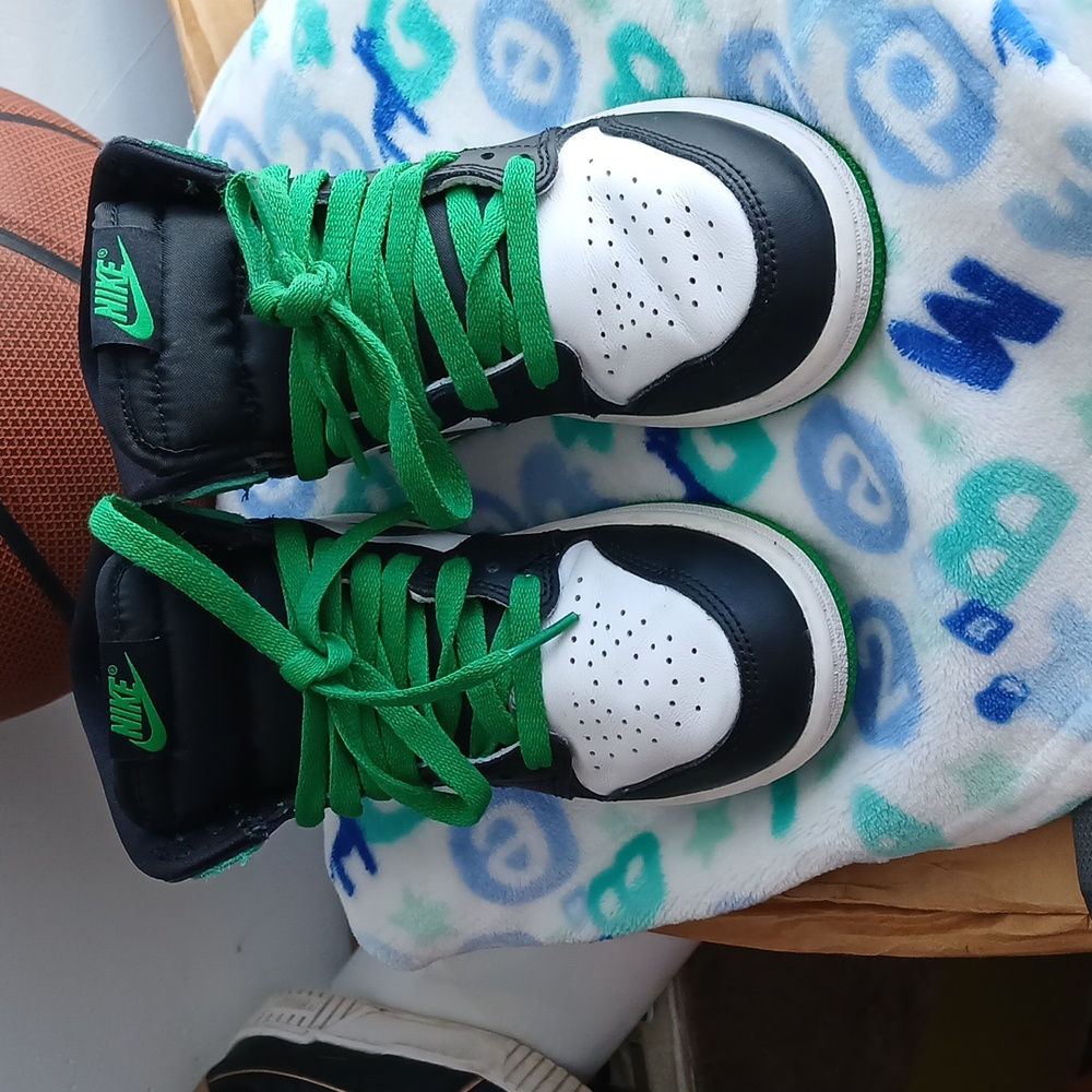 Air Jordan / Nike 1.5y for kids used